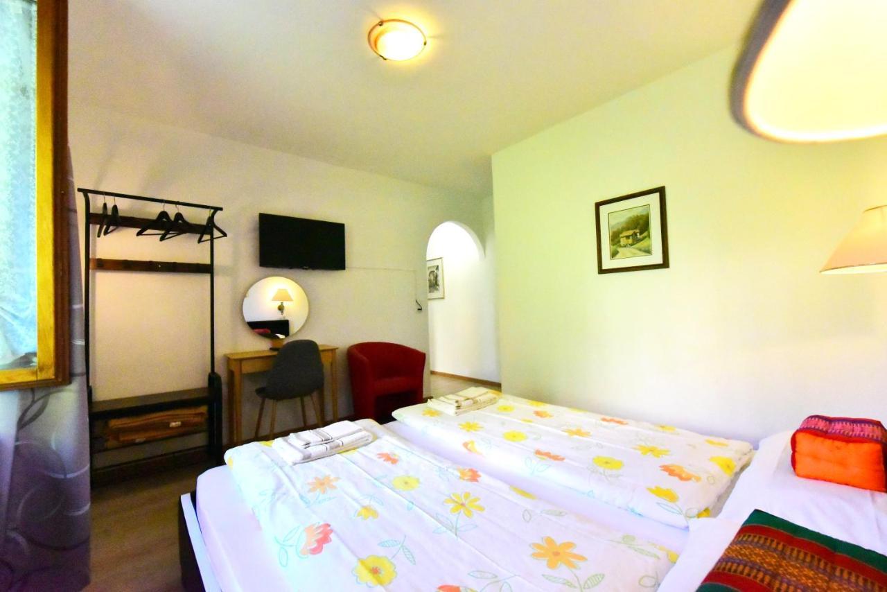 Hotel Pensione Serena Purasca Dış mekan fotoğraf