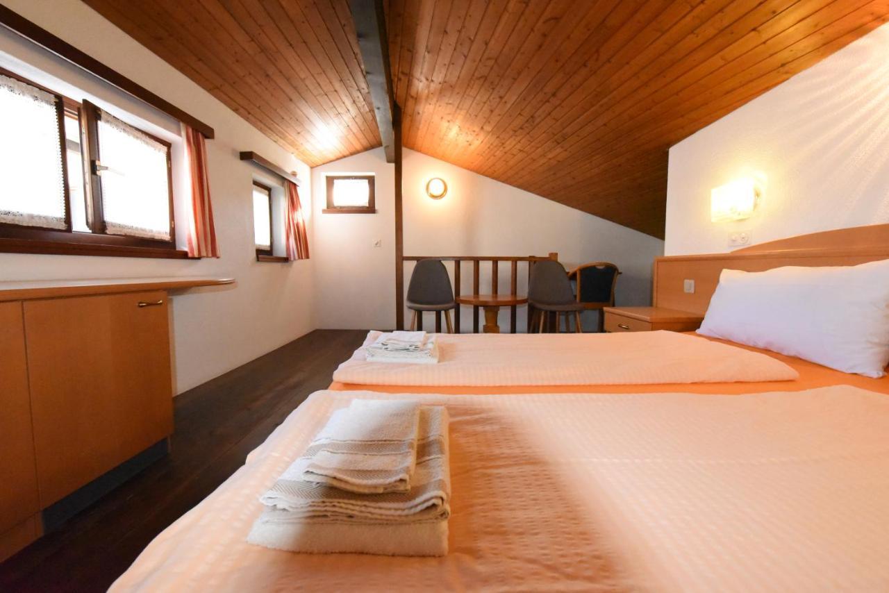 Hotel Pensione Serena Purasca Dış mekan fotoğraf