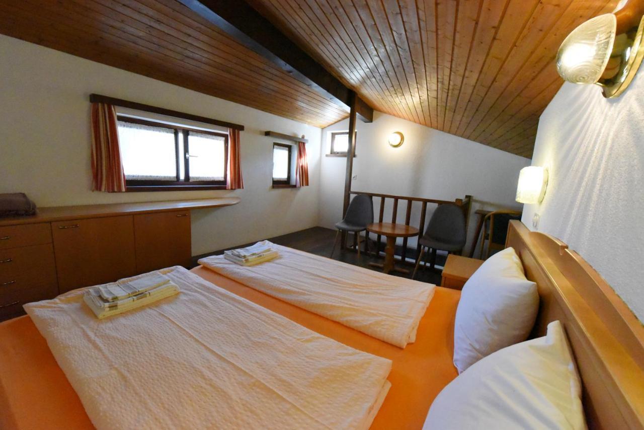 Hotel Pensione Serena Purasca Dış mekan fotoğraf